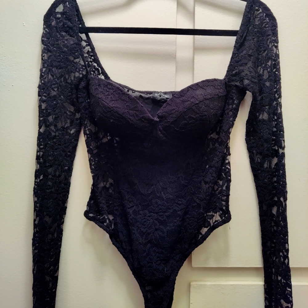 Top chic black lace medium bodysuit